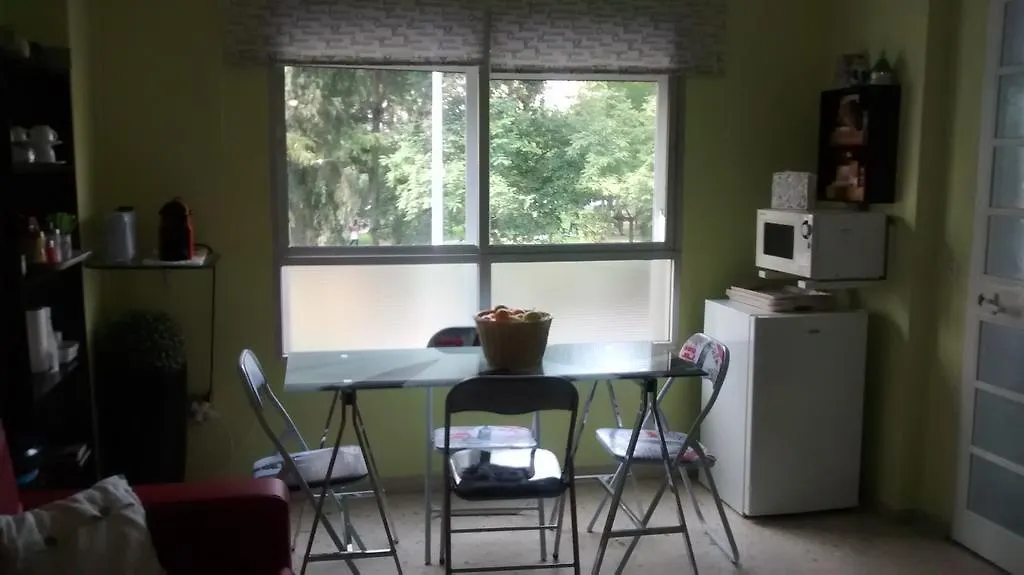 Station2B Bed And Breakfast 马拉加