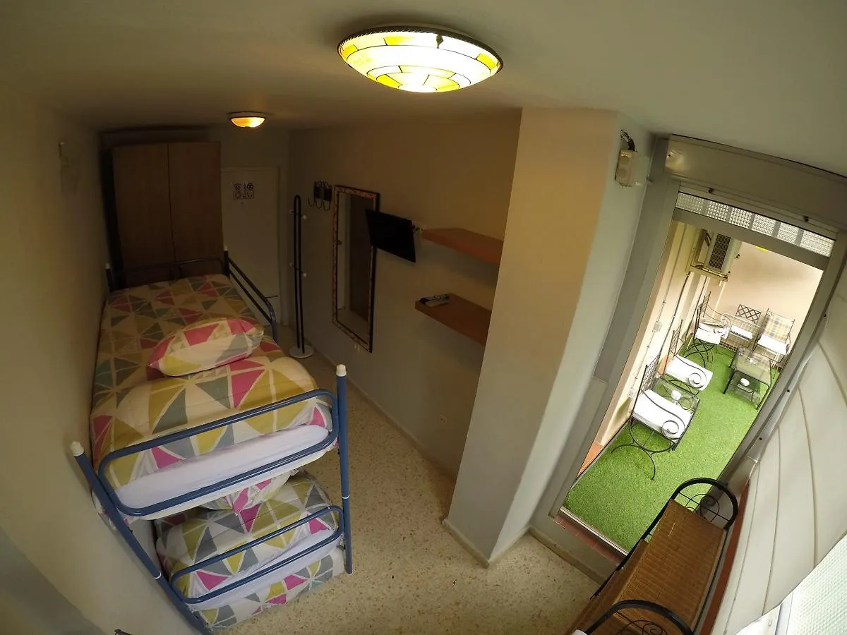Station2B Bed And Breakfast Malaga 2*,